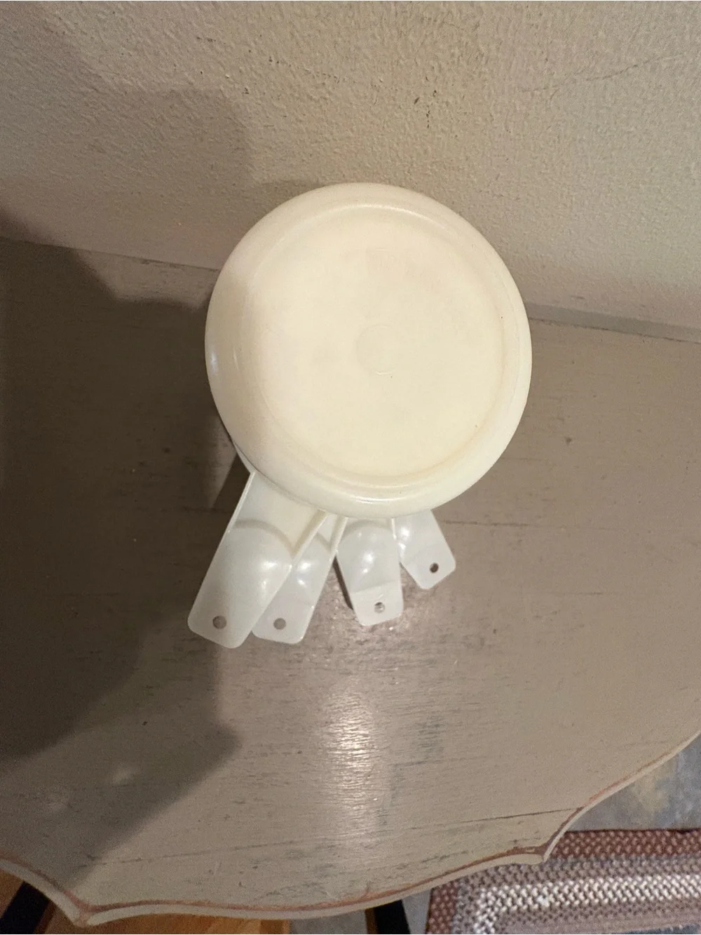 Set Of Four VTG Tupperware White Measuring Cups